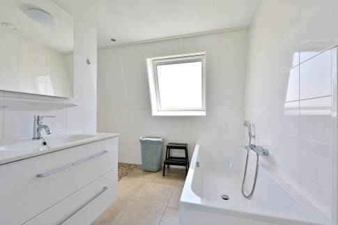 The Badkamer 2 of Type Speeltoren - nr. 365 in Resort Poort van Amsterdam