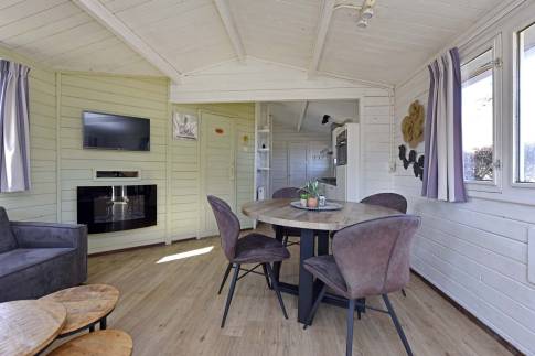 The Woonkamer of Type Buitenverblijf Wellness 4 - nr. 330 in Resort Arcen