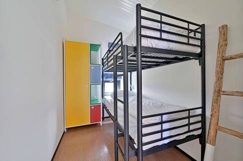 The Slaapkamer 3 of Type Farmland Family 6 - nr. 35 in Landal Callantsoog