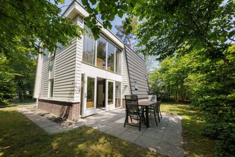 The Terras of Type Parkvilla - nr. 136 Zilverlinde in Landal Bungalowpark Hoenderloo