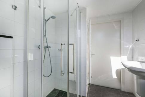 The Badkamer 2 of Type 8L1 - nr. 262 in Landal Beach Resort Ooghduyne