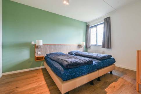 The Slaapkamer 1 of Type 6C1 - nr. 94 in Landal Beach Resort Ooghduyne