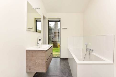 The Badkamer 2 of Type Suite Lodge A - nr. 15 in Park De Zeegser Duinen