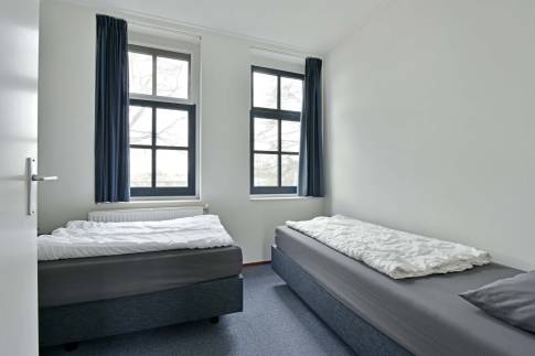 The Slaapkamer 1 of Type 6D2 - nr. 213 in Landal Esonstad