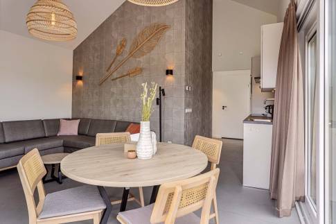 The Woonkamer of Type Strandlodge 4 in Vakantiepark Boomhiemke
