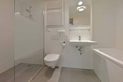 The Badkamer of Type 4L - nr. 121 in Landal De Reeuwijkse Plassen