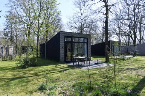 The Buiten of Type Forest Cabin Wellness 4 - nr. 129 in Roompot Vakantiepark Schaijk