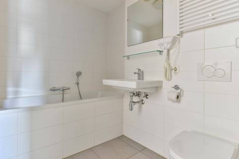 The Badkamer 2 of Type 6L2 - nr. 127 in Landal De Reeuwijkse Plassen