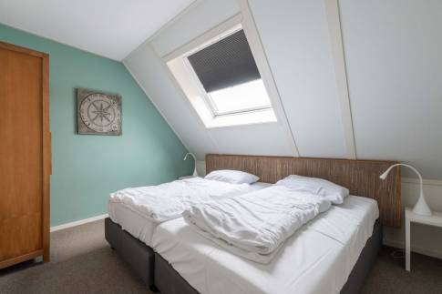 The Slaapkamer 6 of Type 16L - nr. 335 in Landal Beach Resort Ooghduyne