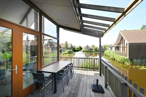 The Terras of nr. 137 - type 8C2 Vogelzang in Landal De Reeuwijkse Plassen