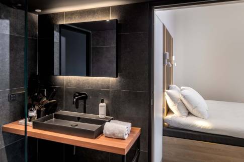 The Badkamer of Type Harmony  H4P - nr. 101 in Marber Veluwe