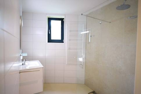 The Badkamer of Type Circle lodge 10 - nr. 44 in Landal Gulpen