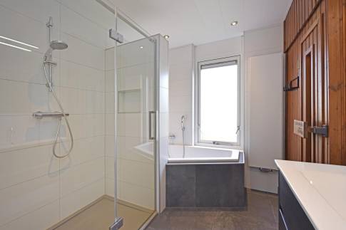 The Badkamer of Ostrea nr. 156 - type NS Comfort in Landal Beach Resort en Water Village