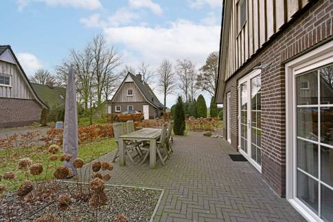 The Terras of Type Wellness Lodge XL 4 - nr. 24 in Hof van Salland