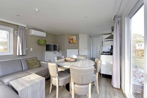 The Eetkamer of Type Buitenverblijf Comfort 5 - nr. 350 in Resort Arcen