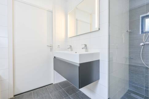 The Badkamer 1 of Type 6C1 - nr. 94 in Landal Beach Resort Ooghduyne