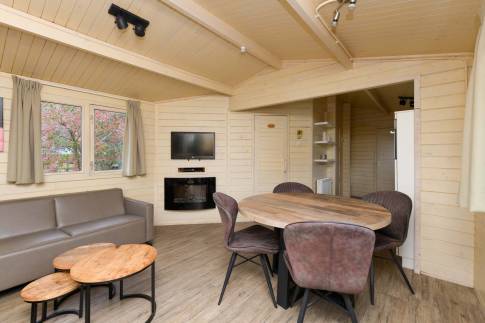 The Woonkamer of Type Buitenverblijf Wellness 4 - nr. 313 in Resort Arcen