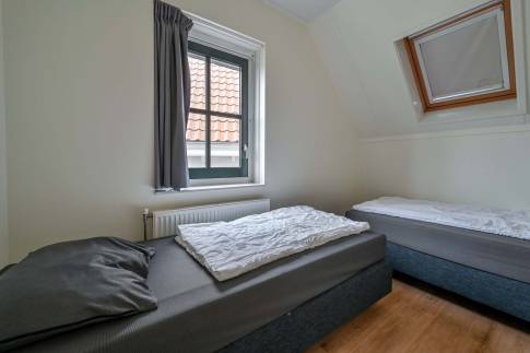 The Slaapkamer 5 of Type 10F1 - nr. 408 in Landal Esonstad