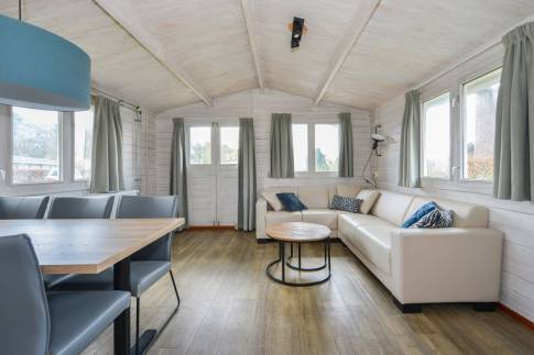 The Woonkamer of Type Buitenverblijf Comfort 6 - nr. 301 in Resort Arcen