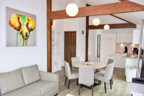 The Woonkamer of nr. 106 - type Landhaus 6 Luxe in Eifelpark Kronenburger See