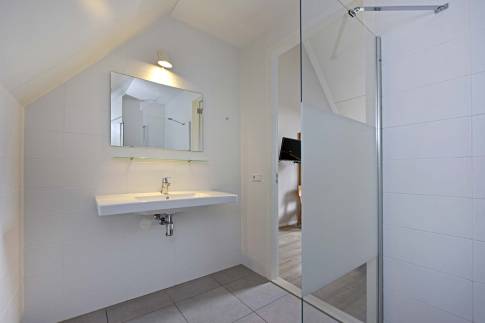 The Badkamer of nr. 015 - type 2C in Landal De Reeuwijkse Plassen