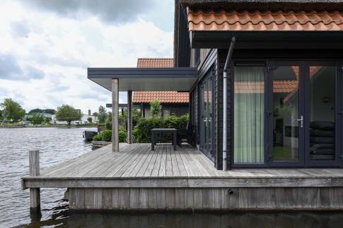 The Terras of Type Watervilla 6A - nr. 36 in Waterstaete Ossenzijl