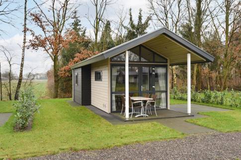 The Buiten of Type Tiny House - nr. 513 in Recreatiepark De Tolplas