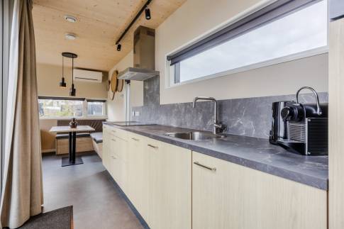 The Keuken of Type 2BE - Golfbreker nr. 15 in Landal Noordzee Résidence De Banjaard