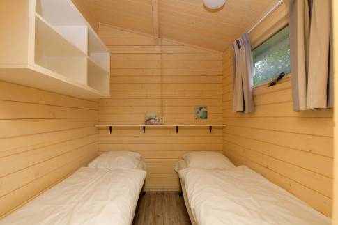 The Slaapkamer 2 of Type Buitenverblijf Wellness 4 - nr. 313 in Resort Arcen