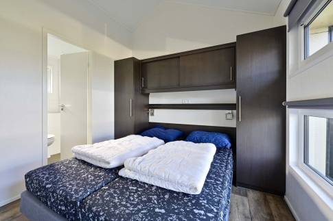 The Slaapkamer 1 of Type Koekoek -  nr. 69 in Vakantiepark Giethoorn