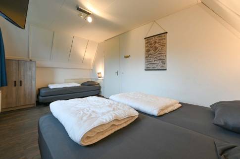 The Slaapkamer 1 of nr. 216 -  type VO7A Comfort in Landal Marinapark Volendam
