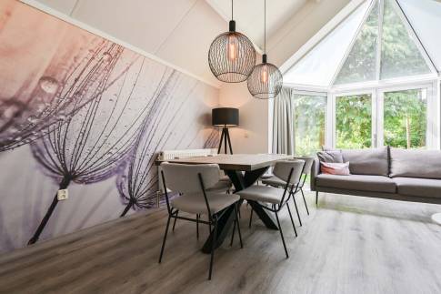 The Woonkamer of Type Wellness Bungalow - nr. B14 in Vakantiepark De Bosrand