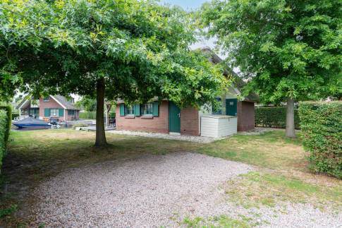 The Tuin of nr. 021 - type Breeuw 4 in Waterpark Belterwiede
