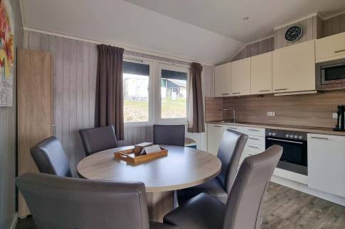 The Eetkamer of Type Eifel Comfort 6 - nr. 90 in Eifelpark Kronenburger See