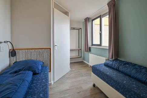 The Slaapkamer 2 of Type 4CA - nr. 329 in Landal Beach Resort Ooghduyne