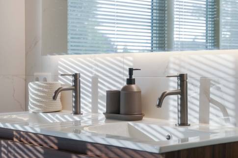 The Badkamer of Type 6P Comfort - 6C in Landal De Wielsche Dreef