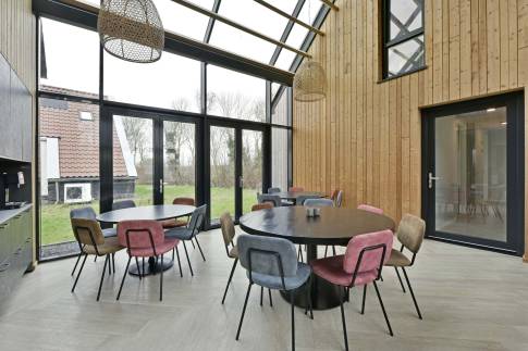 The Eetkamer of Type Vloedschuur - nr. 60 in Dormio Resort Nieuwvliet-Bad