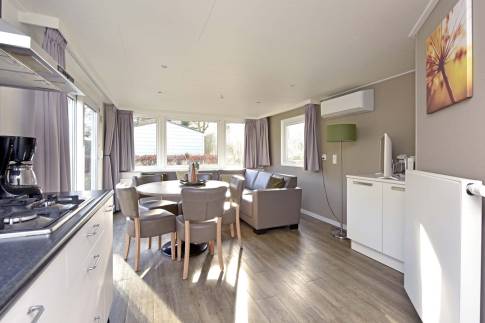 The Woonkamer of Type Buitenverblijf Comfort 5 - nr. 350 in Resort Arcen