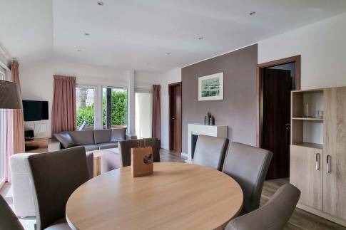 The Eetkamer of Type Landhaus 6 Luxe - nr. 35 in Eifelpark Kronenburger See