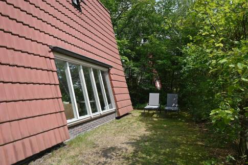 The Buiten of nr. 114 Kamperfoelie - type Bosvilla Comfort 6-7 in Landal Bungalowpark Hoenderloo