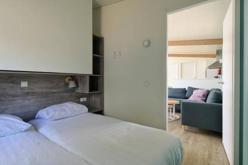 The Slaapkamer 1 of nr. 021 - type Oerd Family in Landal Ameland