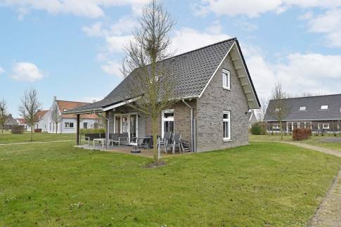 The Buiten of nr. 137 - type 6EL in Dormio Strand Resort Nieuwvliet-Bad