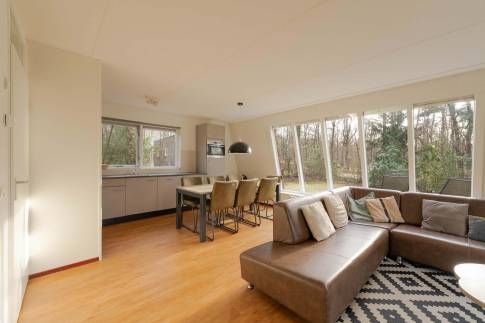 The Woonkamer of Type Bosvilla Comfort 6-7 - nr. 21 Spirea in Landal Bungalowpark Hoenderloo
