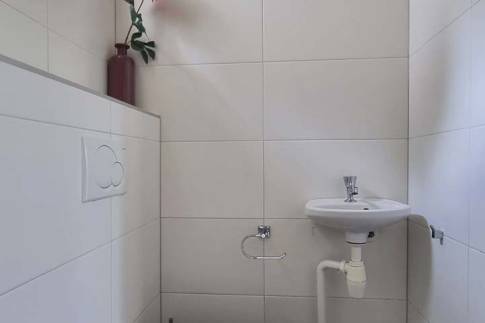 The Toilet of Type Comfort Villa 6 - nr. 49 in Resort Arcen