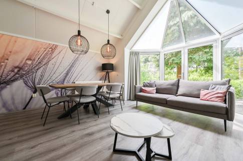 The Woonkamer of Type Wellness Bungalow - nr. B14 in Vakantiepark De Bosrand