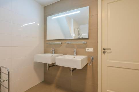 The Badkamer 2 of Type Zuiderzeezicht - nr. 227 in Resort Poort van Amsterdam