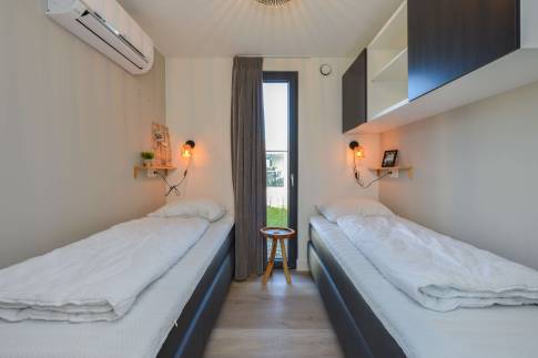 The Slaapkamer 1 of Type De Zeebries - nr. 8 in Vakantiepark De Zeeuwse Parel