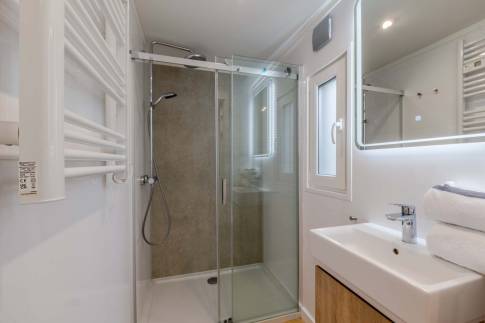 The Badkamer of Type Hertogin - 4C1 in Landal Landgoed Bourtange