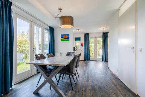 The Eetkamer of nr. 217 - type CB5 Zakelijk in Cape Helius