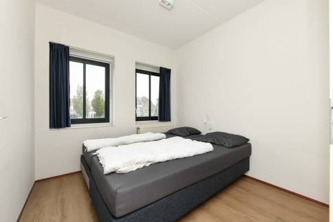 The Slaapkamer 1 of Type 4B2 - nr. 230 in Landal Esonstad